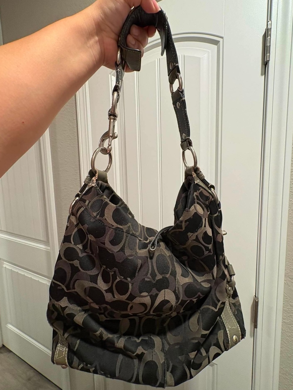 Authentic Coach Large Carly Op Art Signature Hobo Bag (Style F13981)